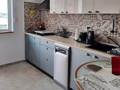 bucatarie cu loc de masa apartament inchiriere Sector 4 Bucuresti